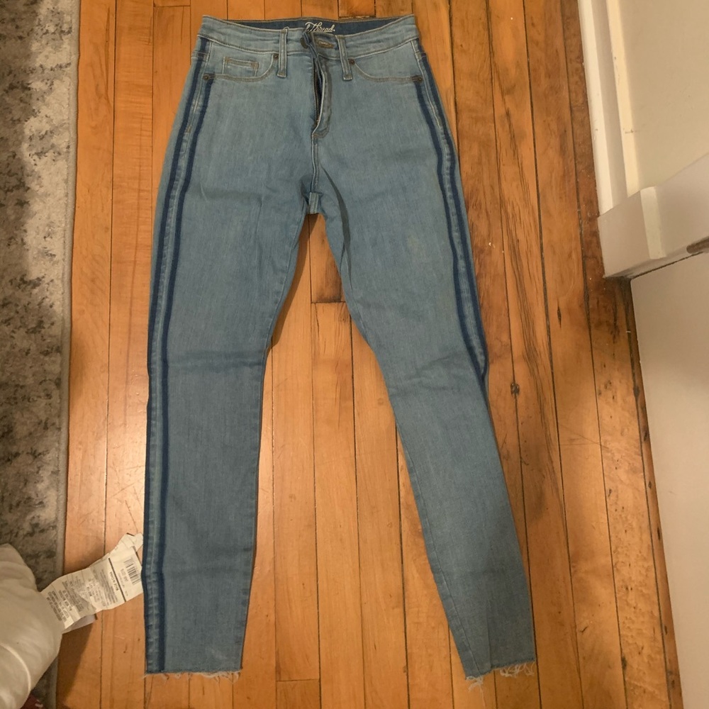 Universal Thread Jeans